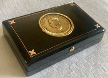 'Henri - Everything For And By France' Gold Pique Snuff Box.