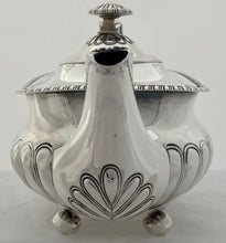 Georgian, George III, Silver Teapot. York 1814 James Barber & William Whitwell. 21.6 troy ounces.