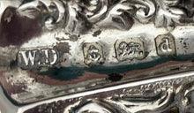 Edwardian Cased Pair of Silver Shell Salts & Spoons. Birmingham 1903 William Devenport. 1.1 troy ounces.