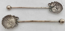 Edwardian Cased Pair of Silver Shell Salts & Spoons. Birmingham 1903 William Devenport. 1.1 troy ounces.