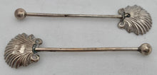 Edwardian Cased Pair of Silver Shell Salts & Spoons. Birmingham 1903 William Devenport. 1.1 troy ounces.