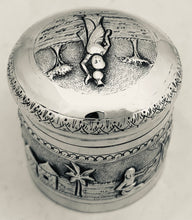 Anglo Indian Lucknow Village Pattern Silver Cylindrical Box & Cover, circa 1900 - 1920. 2.8 troy ounces.
