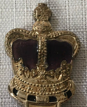 Cased Set of Royal commemorative Silver Plated Teaspoons with Crown Terminals.