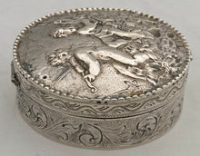 Continental White Metal Putti Relief Snuff Box with Gilded Interior. 1.9 troy ounces.