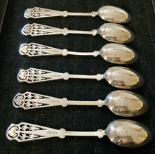 Aesthetic Movement Cased Set of Silver Plated Teaspoons & Sugar Tongs.