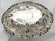 Victorian Silver Dish. London 1889, Sibray, Hall & Co. 7.8 troy ounces.