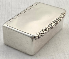 Georgian, George III, Silver Snuff Box. London 1817 George Pearson. 3.4 troy ounces.