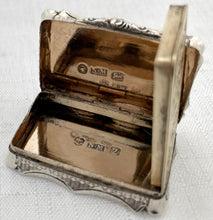 Victorian Silver Vinaigrette. Birmingham 1848 Nathaniel Mills.