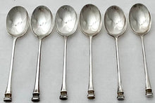 Cased set of Queen Anne style Seal Top Spoons. Sheffield 1970/71 Francis Howard. 2 troy ounces.