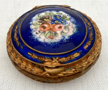 The Battle of Waterloo Gilt Metal & Enamel Hand Painted Compact.