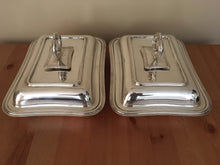 Edward VII, matching pair of silver entree dishes with covers. Sheffield 1905 James Dixon & Sons. 112 troy ounces.