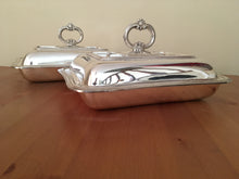 Edward VII, matching pair of silver entree dishes with covers. Sheffield 1905 James Dixon & Sons. 112 troy ounces.