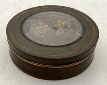 Crimean War Paris Peace Treaty Medal Pressed Horn Snuff Box.