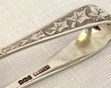 Aesthetic Movement Twelve Silver Coffee Spoons & Tongs. Sheffield 1903 Arthur & Co. Ltd. 4 troy ounces.