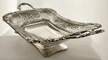 Georgian, George III, Silver Bread Dish. London 1817 Charles Price. 39.5 troy ounces.
