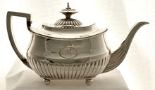 Georgian, George III, Silver Teapot. London 1807 Thomas Wallis II. 18.7 troy ounces.