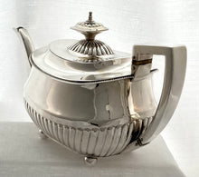 Georgian, George III, Silver Teapot. London 1807 Thomas Wallis II. 18.7 troy ounces.