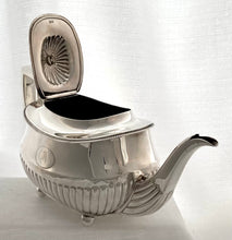 Georgian, George III, Silver Teapot. London 1807 Thomas Wallis II. 18.7 troy ounces.