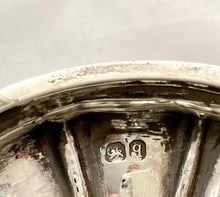 William IV Silver Coffee Pot. London 1831 The Barnards. 28.5 troy ounces.