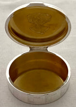 Horatio Nelson Bicentenary Silver Box. London 2005 Richard Jarvis of Pall Mall. 6.4 troy ounces.