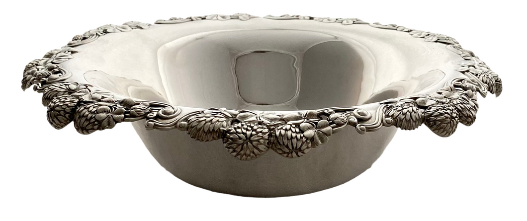 Edwardian Silver Fruit Bowl. London Import 1906 Tiffany & Co. 25 troy ounces.