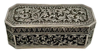 Anglo Indian Cutch Silver Table Snuff Box, circa 1890 - 1910. 3.8 troy ounces.