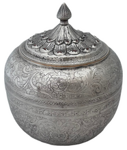 Hukin & Heath Persian Style Silver Plate on Copper Biscuit Box, circa 1870 - 1880.