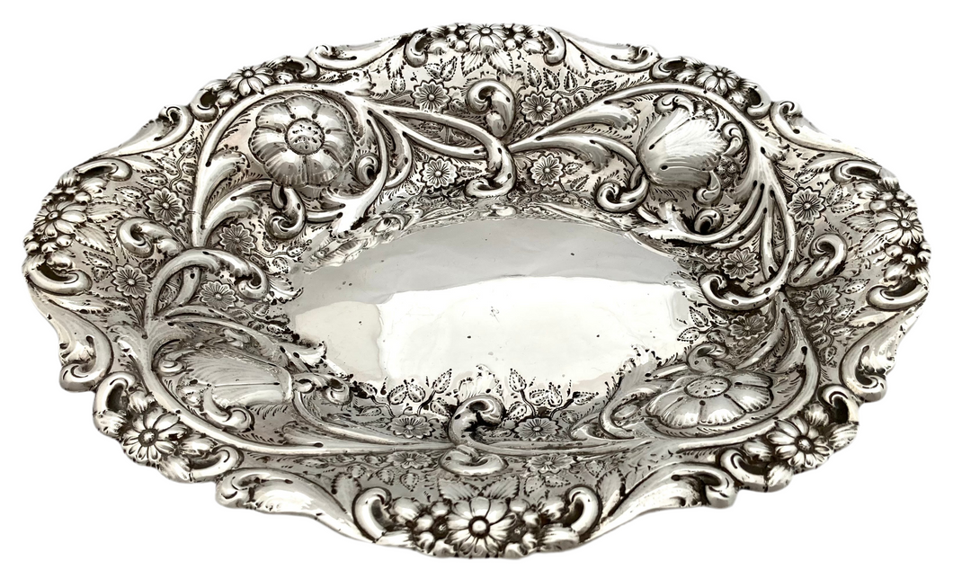 Victorian Silver Dish. London 1889, Sibray, Hall & Co. 7.8 troy ounces.