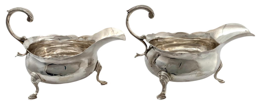 Georgian, George II, Pair of Silver Sauce Boats. London 1745 David Hennell I. 12 troy ounces