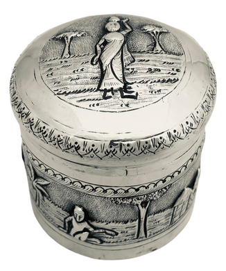 Anglo Indian Lucknow Village Pattern Silver Cylindrical Box & Cover, circa 1900 - 1920. 2.8 troy ounces.