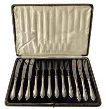 George V Cased Set of Six Silver Handled Pastry Knives & Forks. Sheffield 1927 Robert Pringle & Sons.