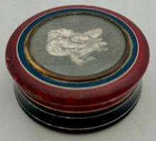 Louis XVI of France, Marie Antoinette & the Dauphin Early 19th Century Snuff Box.