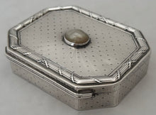 French Silver Table Snuff Box with Collet Set Blister Pearl. Auguste Leroy, Paris, circa 1910. 4.4 troy ounces.