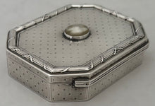 French Silver Table Snuff Box with Collet Set Blister Pearl. Auguste Leroy, Paris, circa 1910. 4.4 troy ounces.