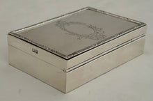 George V Silver Table Snuff Box. London 1917 Mappin & Webb. 4.8 troy ounces.