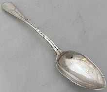 Colonial Bright Cut Silver Tablespoon. Late 18th Century, 2 troy ounces.