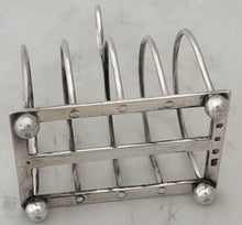 Edwardian Scottish Silver Toast Rack. Edinburgh 1907 Hamilton & Inches. 3.1 troy ounces.