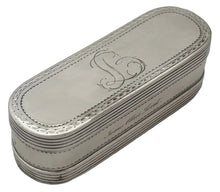 Louis XVI Silver Snuff Box. Paris 1785, D. Bourgoin. Discharge Mark of Jean-François Kalendrin, 4.1 troy ounces.