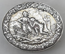 Continental Silver Oval Snuff Box. Imported London 1926, T. C. & Son Ltd. 1.5 troy ounces.