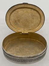 Indian Colonial White Metal Table Snuff Box, circa 1870 - 1910. 3.8 troy ounces.