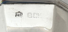 George V Cased Pair of Octagonal Silver Salts & Spoons. Birmingham 1918, S W Smith & Co. 3.6 troy ounces.