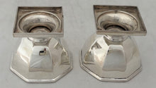 George V Cased Pair of Octagonal Silver Salts & Spoons. Birmingham 1918, S W Smith & Co. 3.6 troy ounces.
