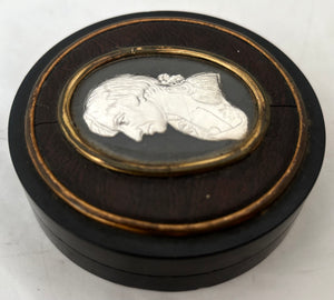 Vice Admiral Lord Horatio Nelson Early 19th Century Glass Paste Portrait Profile Table Snuff Box.
