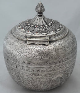 Hukin & Heath Persian Style Silver Plate on Copper Biscuit Box, circa 1870 - 1880.
