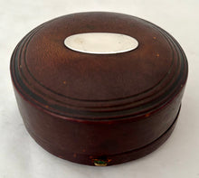 Sir Francis Chantrey RA & Sir Edwin Landseer RA Gold Mounted Portrait Snuff Box. After William Bain.
