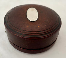 Sir Francis Chantrey RA & Sir Edwin Landseer RA Gold Mounted Portrait Snuff Box. After William Bain.