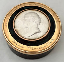 Sir Francis Chantrey RA & Sir Edwin Landseer RA Gold Mounted Portrait Snuff Box. After William Bain.