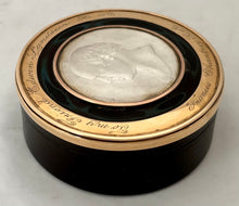 Sir Francis Chantrey RA & Sir Edwin Landseer RA Gold Mounted Portrait Snuff Box. After William Bain.