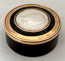 Sir Francis Chantrey RA & Sir Edwin Landseer RA Gold Mounted Portrait Snuff Box. After William Bain.