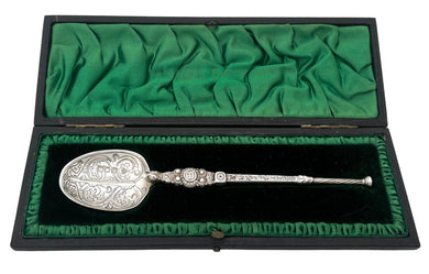 Coronation of Edward VII Silver Anointing Spoon. London 1902, Walter, Michael & John Barnard, with Robert Dubock.